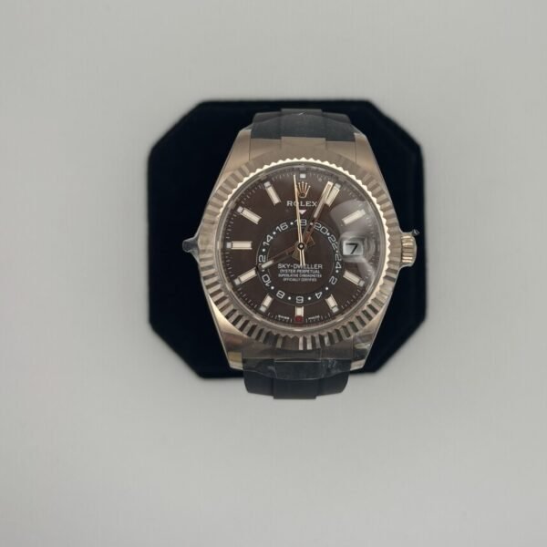 Rolex Sky-Dweller 42 mm (Ref. 326235) 18k Everose Gold Case Oysterflex Rubber Bracelet