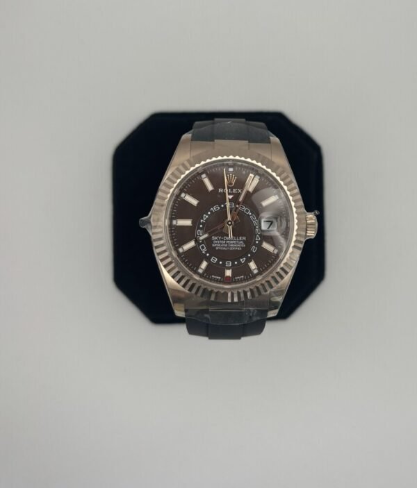 Rolex Sky-Dweller 42 mm (Ref. 326235) 18k Everose Gold Case Oysterflex Rubber Bracelet