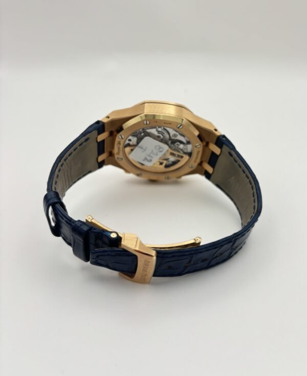 Audemars Piguet Royal Oak Chronograph – 18k Yellow Gold, Blue Dial on Leather Strap - Image 4