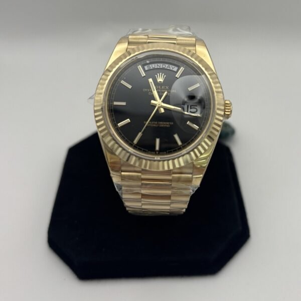 Rolex Day-Date18 K Yellow Gold Black Dial Presidential (Ref. 228238)