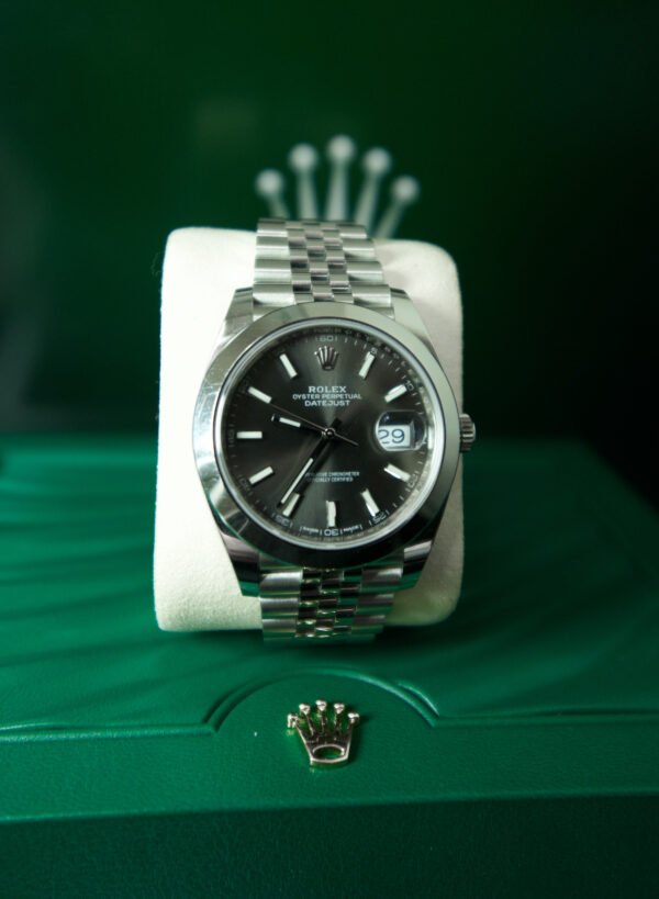 Rolex Datejust 41 mm – Slate Dial, Smooth Bezel, Jubilee Bracelet (Ref. 126300)